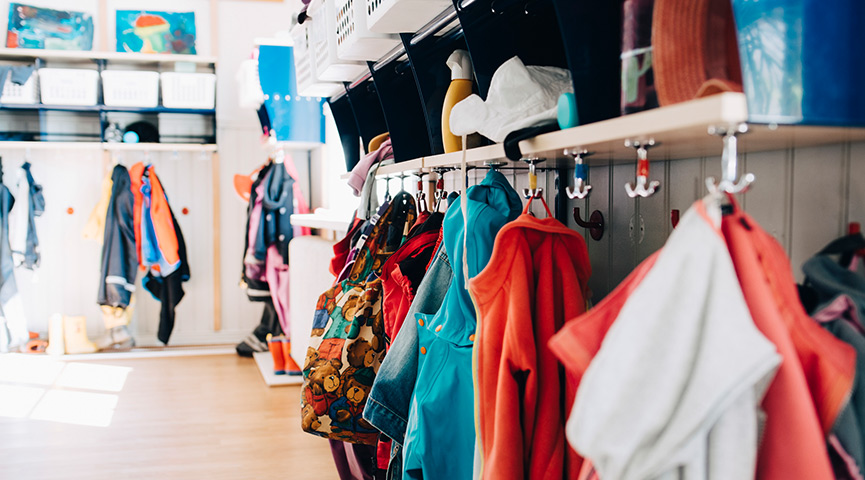 Ytterkläder på krokar